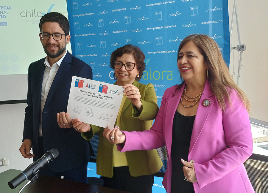 ChileValora y Ministerio de Minería impulsan nuevos perfiles laborales para profesionalizar la industria del litio y fortalecer la transición energética