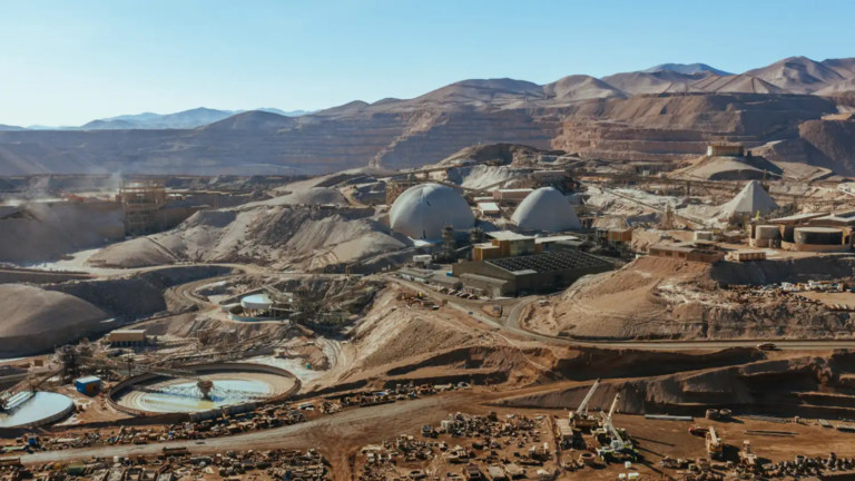 Huelga de Sindicato N°2 en Mantoverde cierra con millonario bono