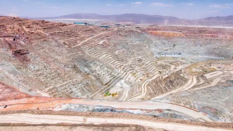 Escondida supera por primera vez la producción anual conjunta de las divisiones de Codelco