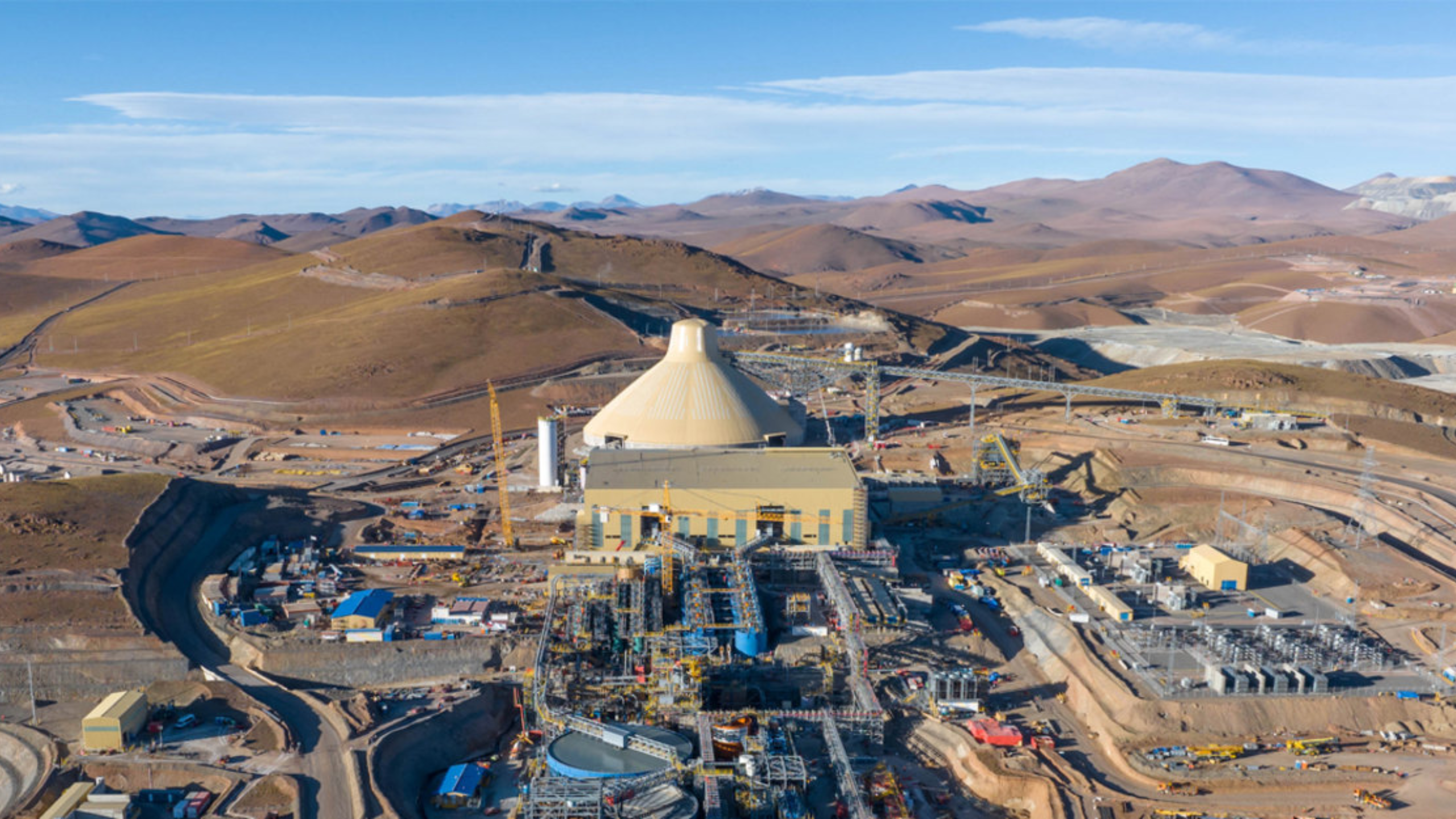 Gestión vial en Quebrada Blanca avanza con monitoreo inteligente y mantenimiento predictivo