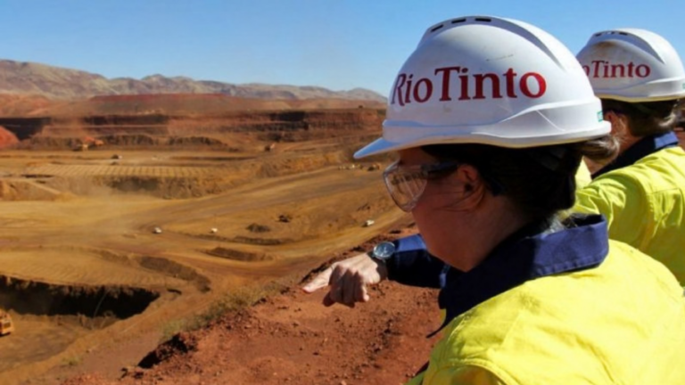 Rio Tinto inicia exportaciones de litio desde Rincon y asegura financiamiento internacional por US$1.175 millones