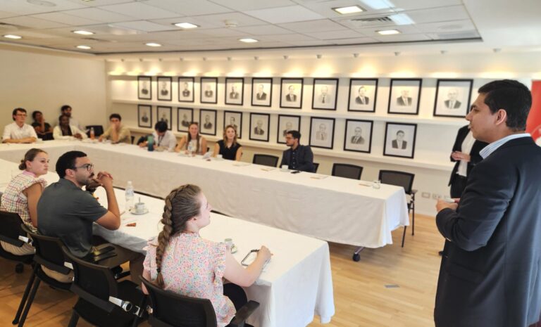 Delegación de la University of Tennessee visita SONAMI para conocer el rol de Chile en la minería global