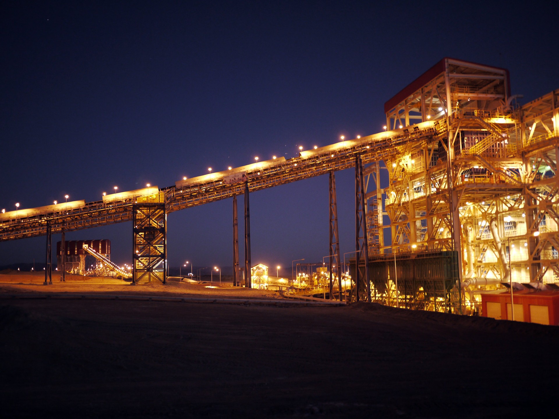 Consumo eléctrico en la minería del cobre seguiría al alza y superaría los 33 TWh hacia 2034