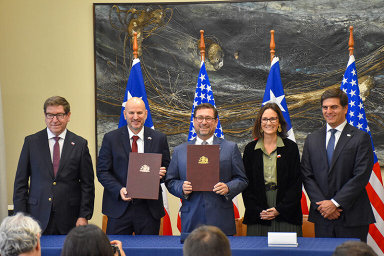 Gobierno de Chile firma acuerdos con Estados Unidos para fortalecer cooperación en minerales críticos y seguridad