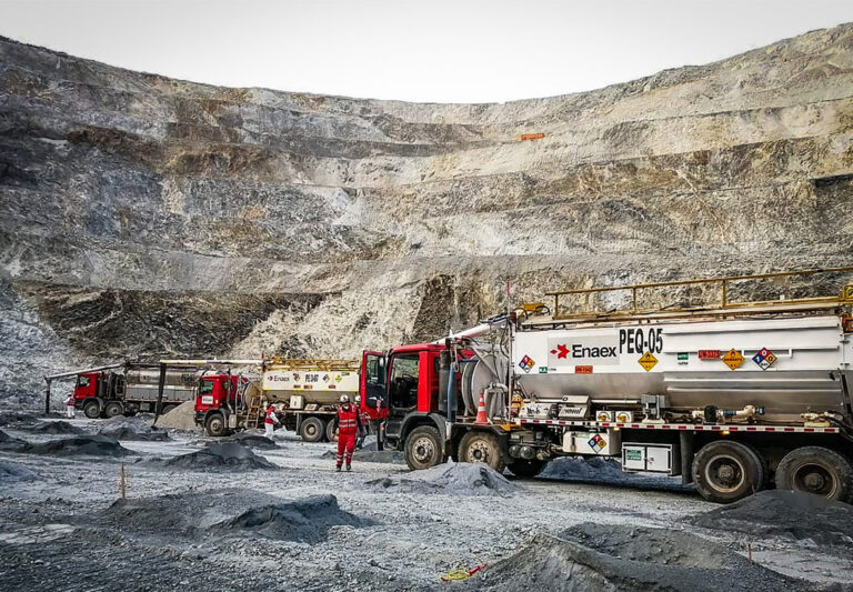 Sernageomin e IDE Chile refuerzan colaboración para optimizar el uso de datos geoespaciales