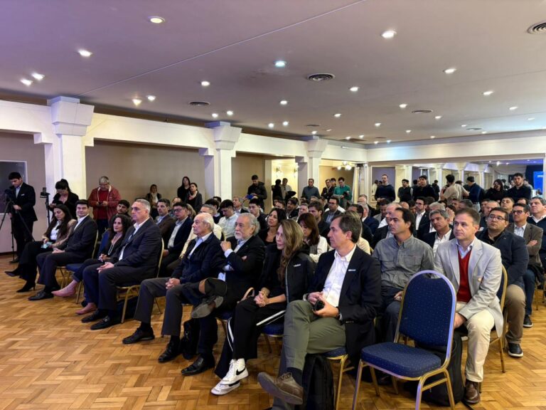 Aprimin realizó con éxito su primer Club de la Minería Internacional en Argentina