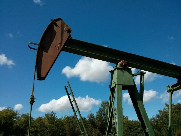 Producción de petróleo y gas en América Latina crece impulsada por Brasil, Guyana y Argentina