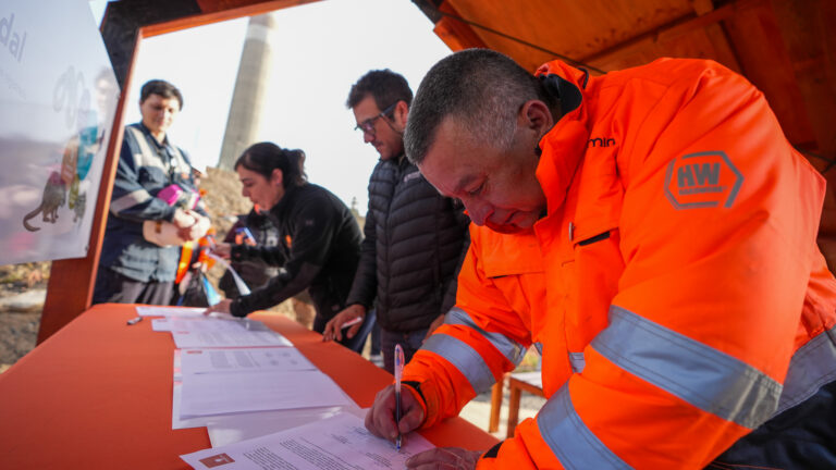 Codelco Ventanas y contratistas firman acuerdo clave de sustentabilidad