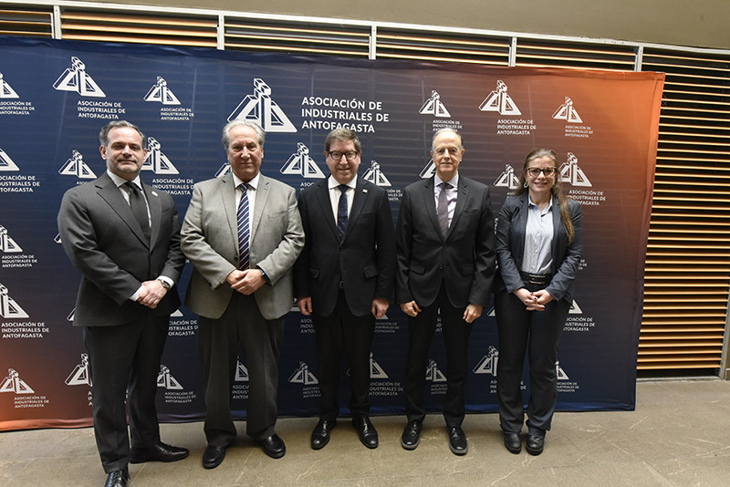 Inversión, logística, energía y minería fueron abordados en seminario de Antofagasta con mirada regional