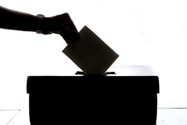 Sindicatos rechazan oferta de Antofagasta Minerals, Grupo Luksic, y convocan a votación de huelga